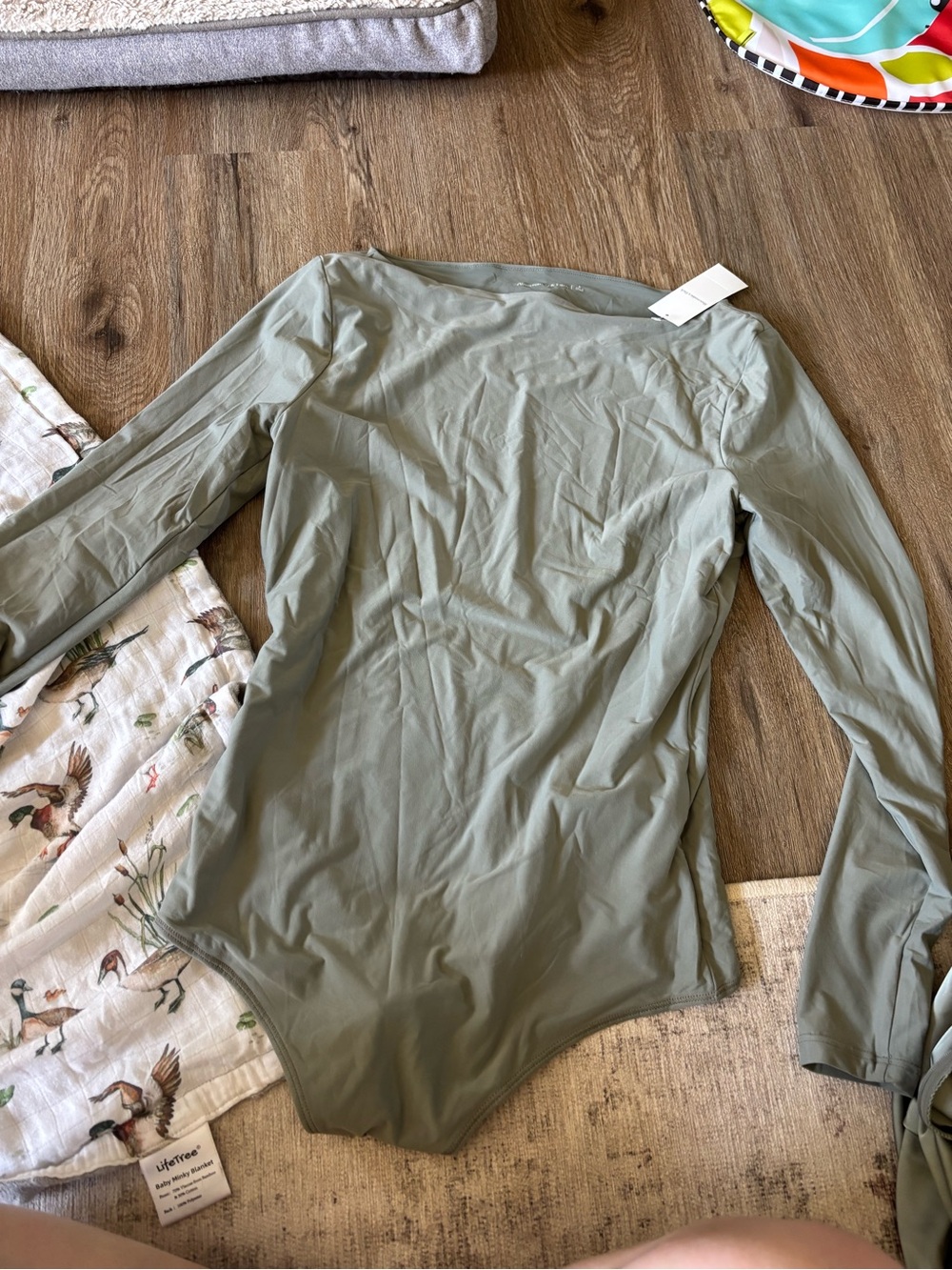 abercrombie open back bodysuit